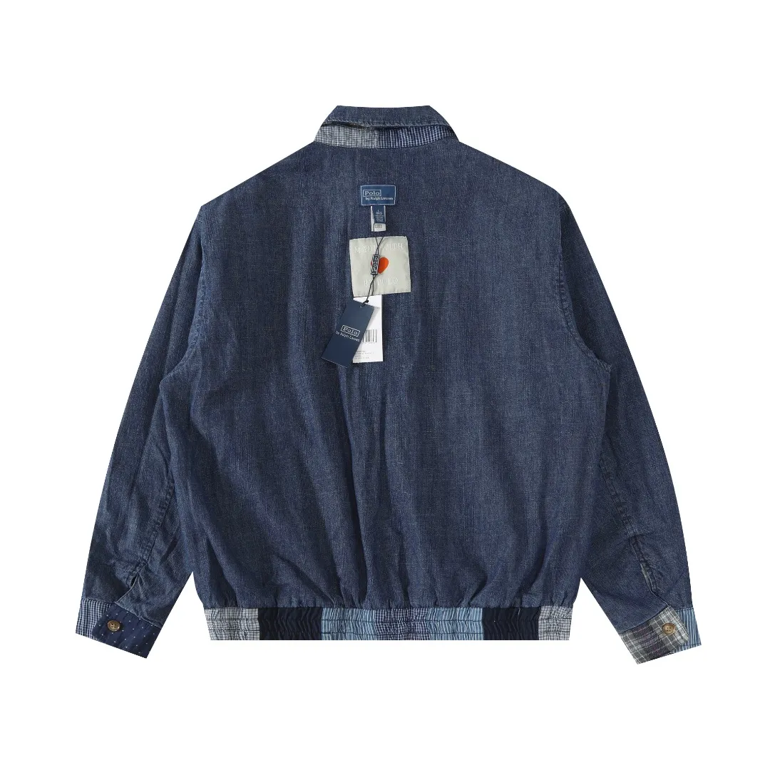 P470 #R15 Ralph Lauren Tokyo limited reversible spliced denim jacket. Catwalk style. Heavy work splicing. Tokyo limited catwalk style. Not available in China. Reversible design. Buying one is equal to buying two. The whole garment is washed and distressed. Heavy work and splicing. Maximum fabric loss. No complicated copywriting. Self-observation of details. Shipping is time-consuming and labor-intensive. If you like it, hurry up and be first to arrive. SIZE: S M L XL Length: 64/66/68/70 Bust: 116/120/124/128 Shoulder width: 52/53/54/55 Sleeve length: 57/58/59/60 Hem: 90/92/94/96 (elastic)